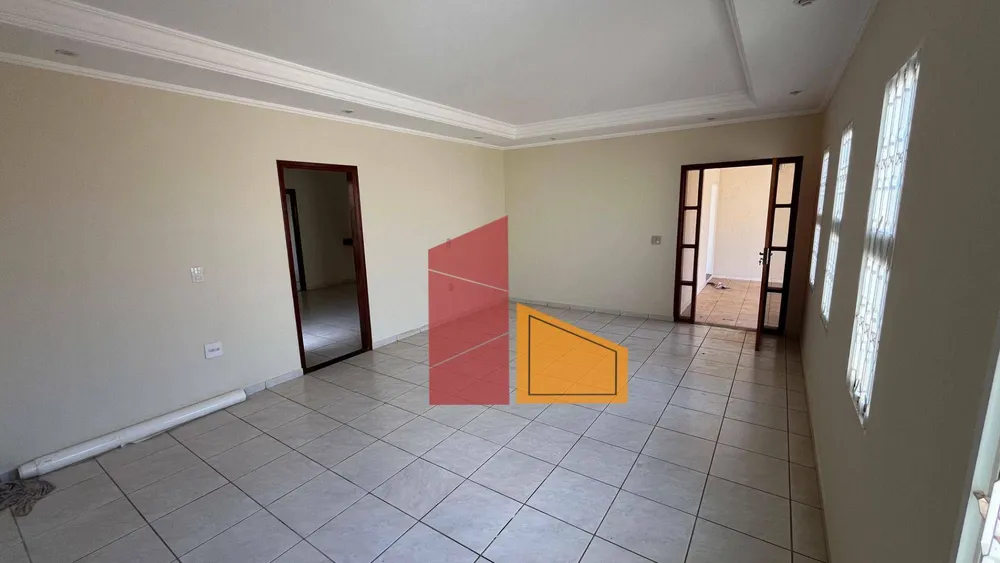 Casa, 3 quartos, 235 m² - Foto 3