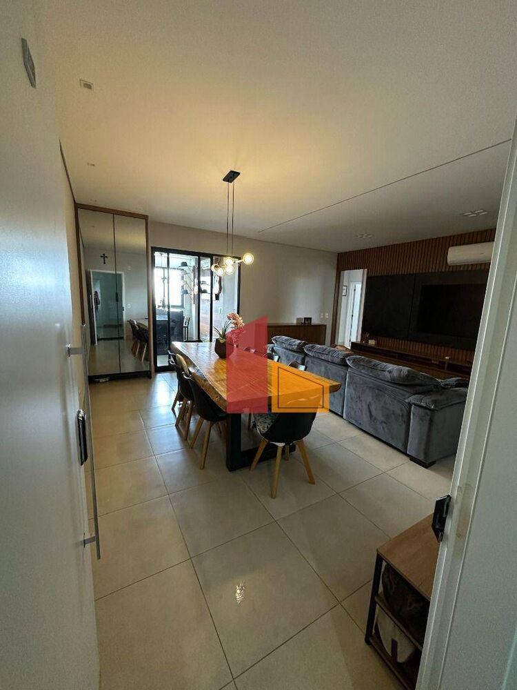 Apartamento à venda com 3 quartos, 114m² - Foto 1