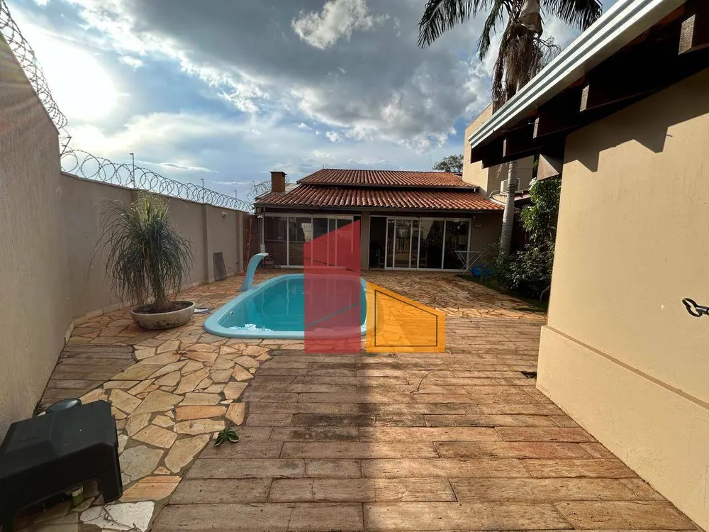 Casa, 4 quartos, 230 m² - Foto 2