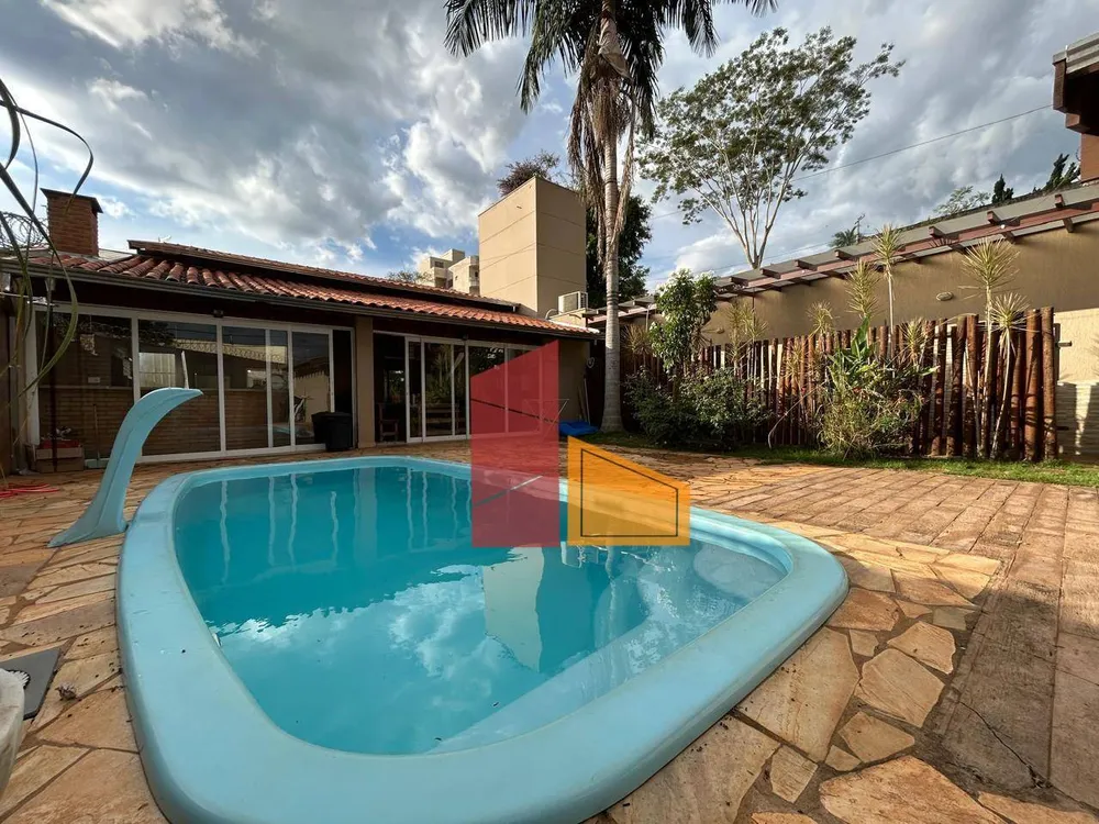 Casa, 4 quartos, 230 m² - Foto 1