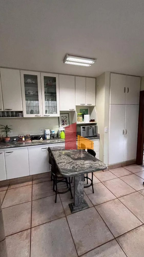 Casa, 4 quartos, 315 m² - Foto 11
