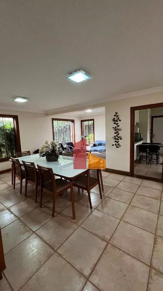 Casa, 4 quartos, 315 m² - Foto 1