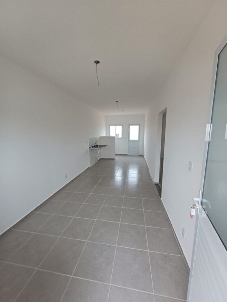Casa à venda com 2 quartos, 50m² - Foto 2