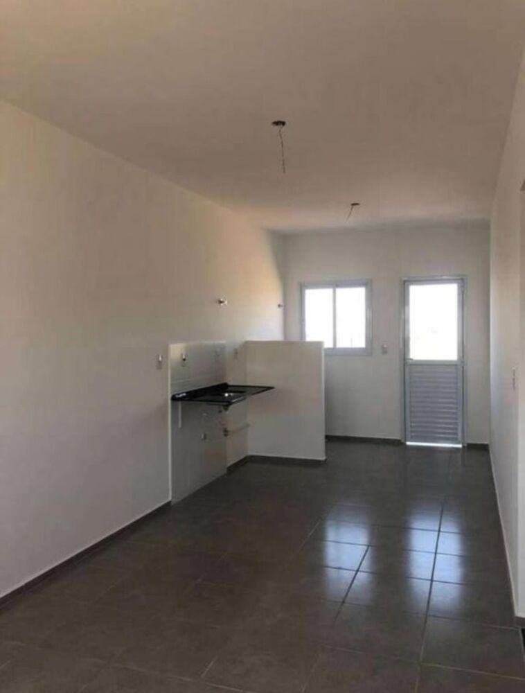 Casa à venda com 2 quartos, 50m² - Foto 4