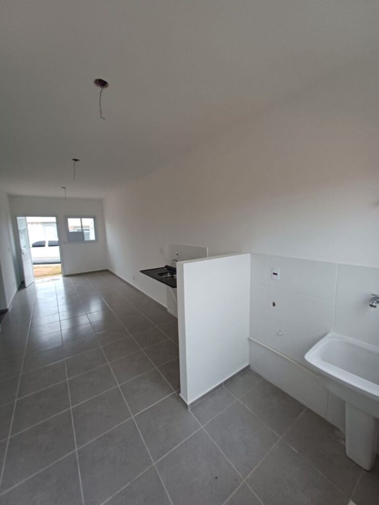 Casa à venda com 2 quartos, 50m² - Foto 14