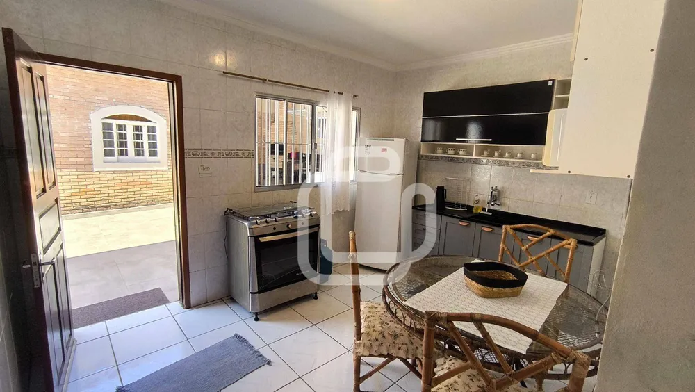 Casa, 4 quartos, 215 m² - Foto 4