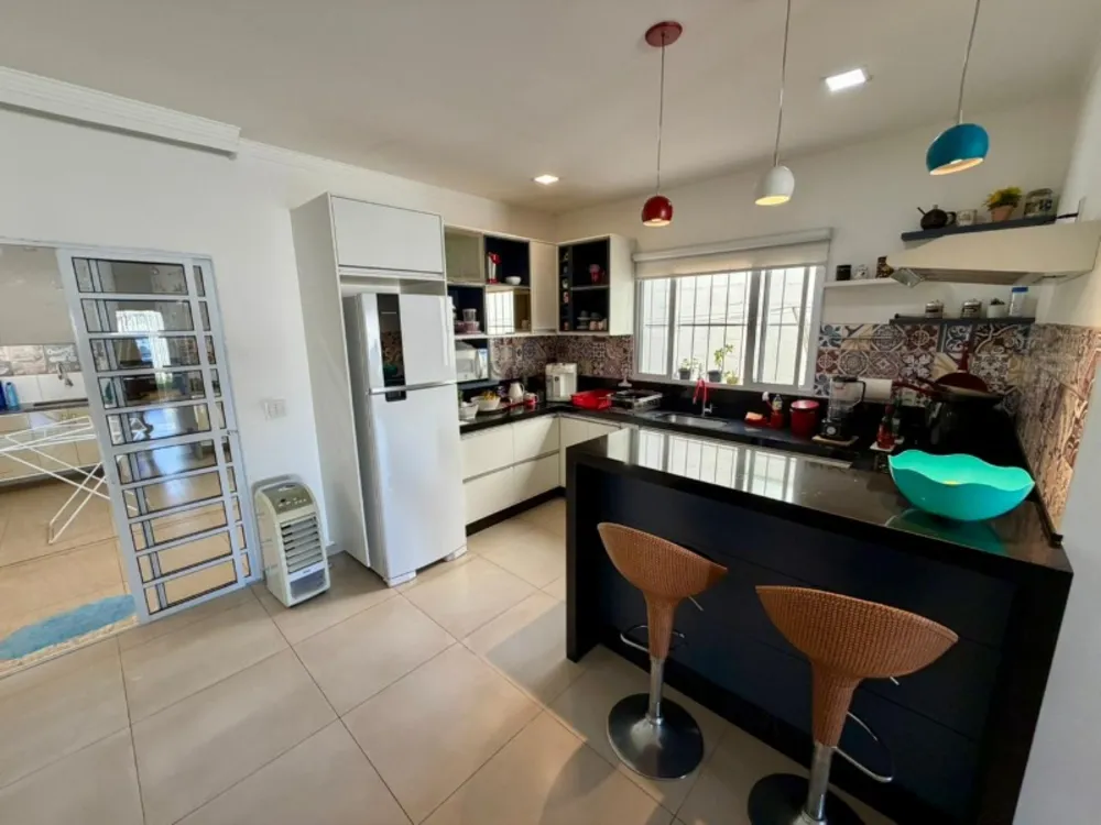 Casa, 3 quartos, 200 m² - Foto 2
