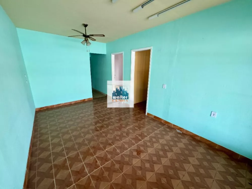 Casa à venda com 4 quartos, 500m² - Foto 2