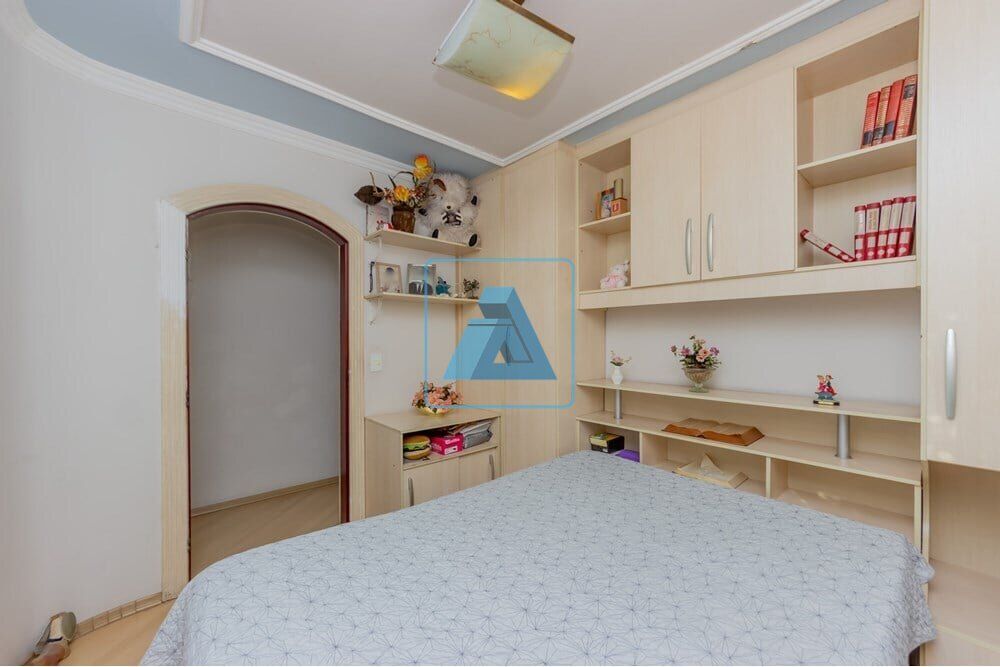Casa à venda com 3 quartos, 322m² - Foto 4
