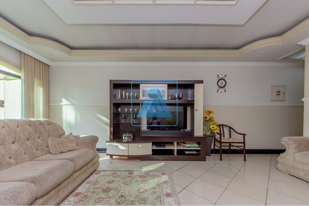 Casa à venda com 3 quartos, 322m² - Foto 3