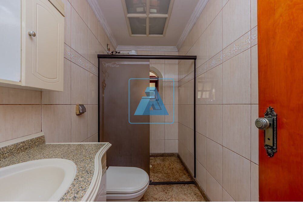 Casa à venda com 3 quartos, 322m² - Foto 5