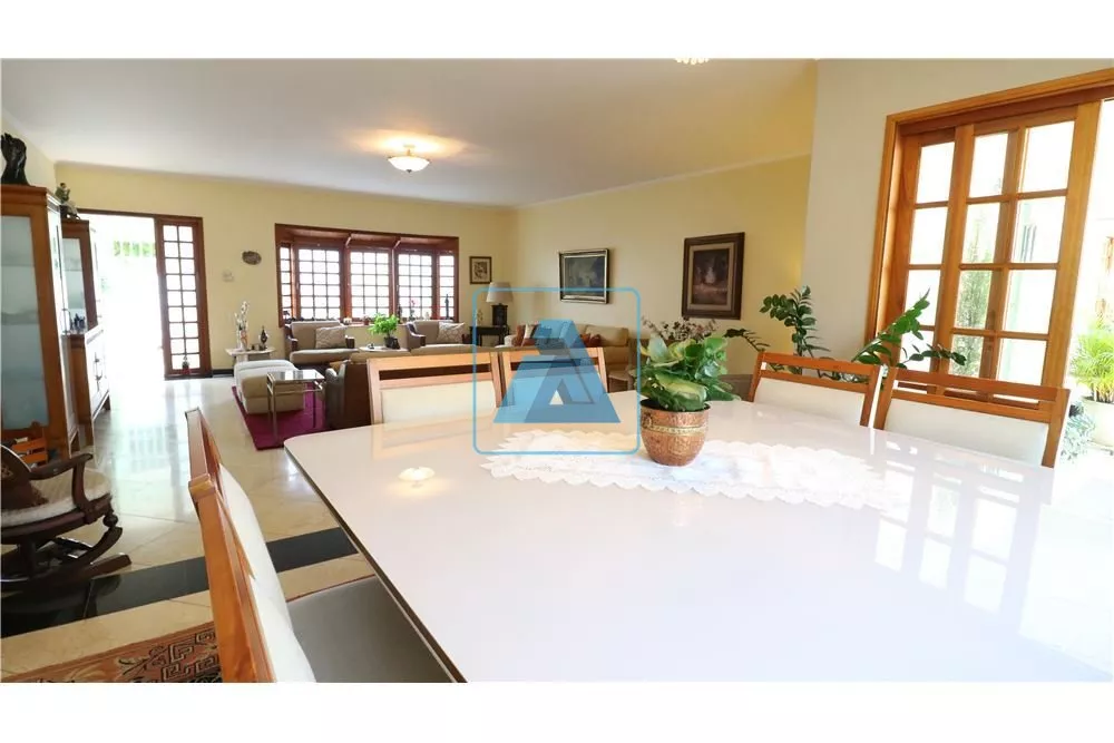 Casa, 3 quartos, 181 m² - Foto 1