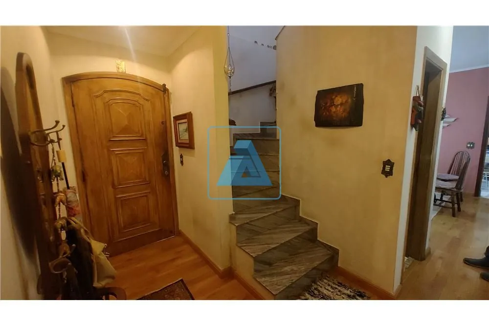 Casa, 3 quartos, 207 m² - Foto 4