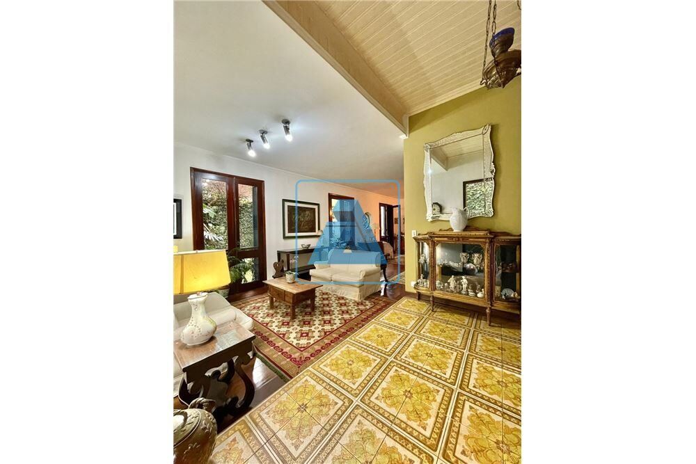 Casa à venda com 4 quartos, 220m² - Foto 3