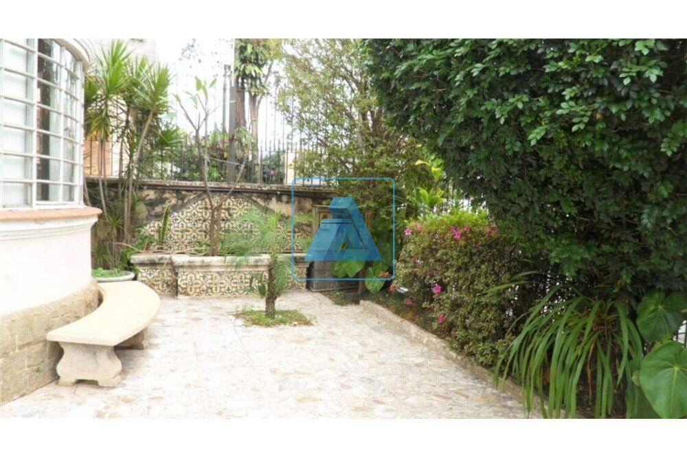 Casa à venda com 3 quartos, 340m² - Foto 1