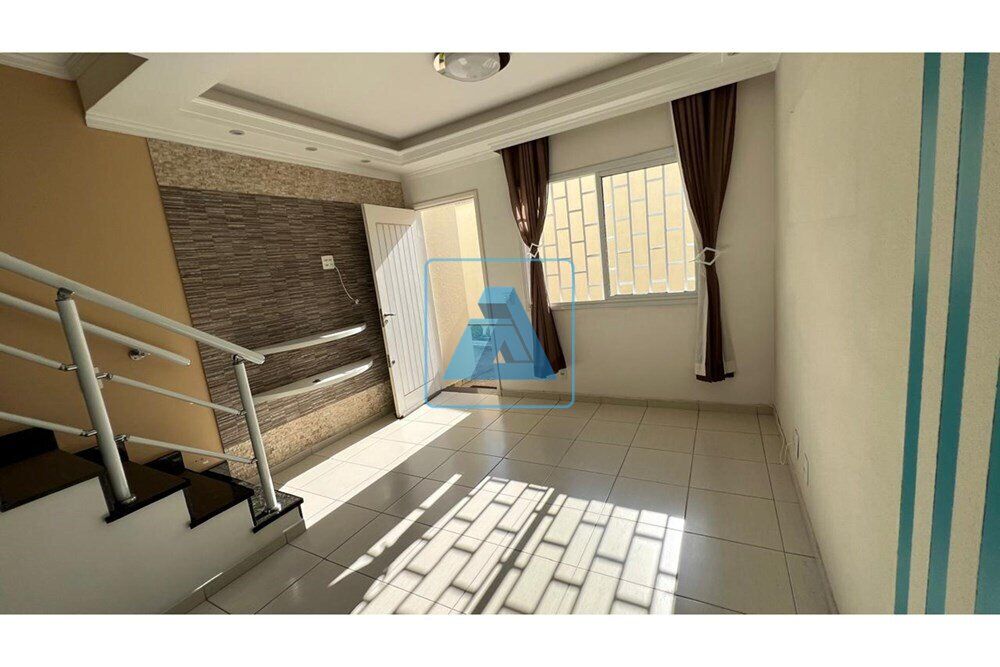 Casa à venda com 2 quartos, 72m² - Foto 4