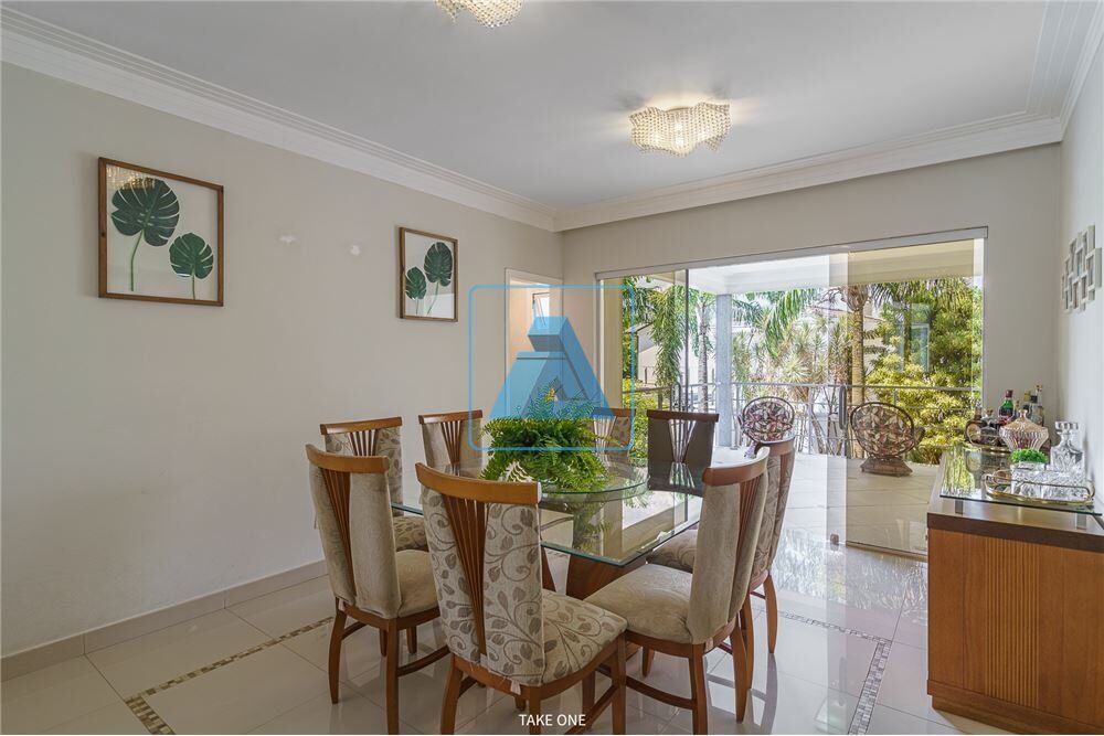 Casa de Condomínio à venda com 4 quartos, 362m² - Foto 1