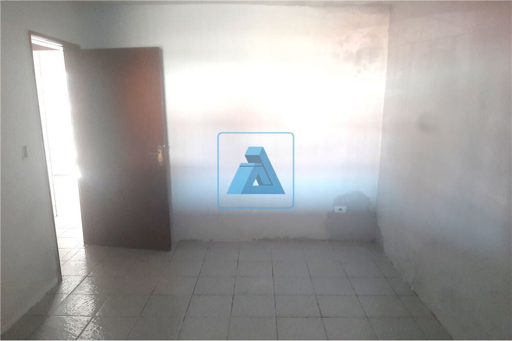 Casa à venda com 2 quartos, 83m² - Foto 4
