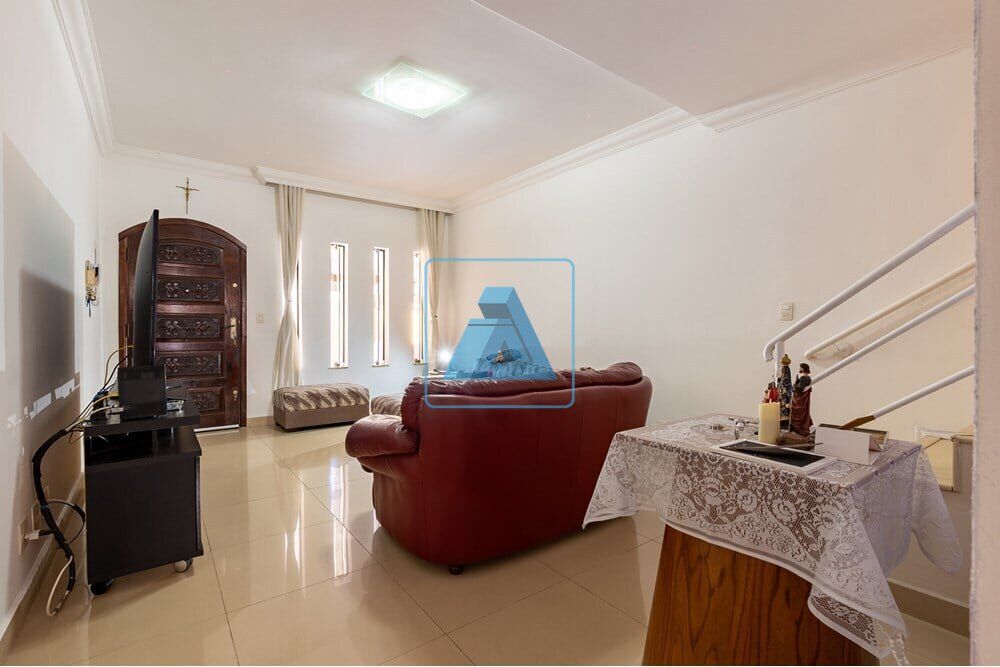 Casa de Condomínio à venda com 3 quartos, 180m² - Foto 2