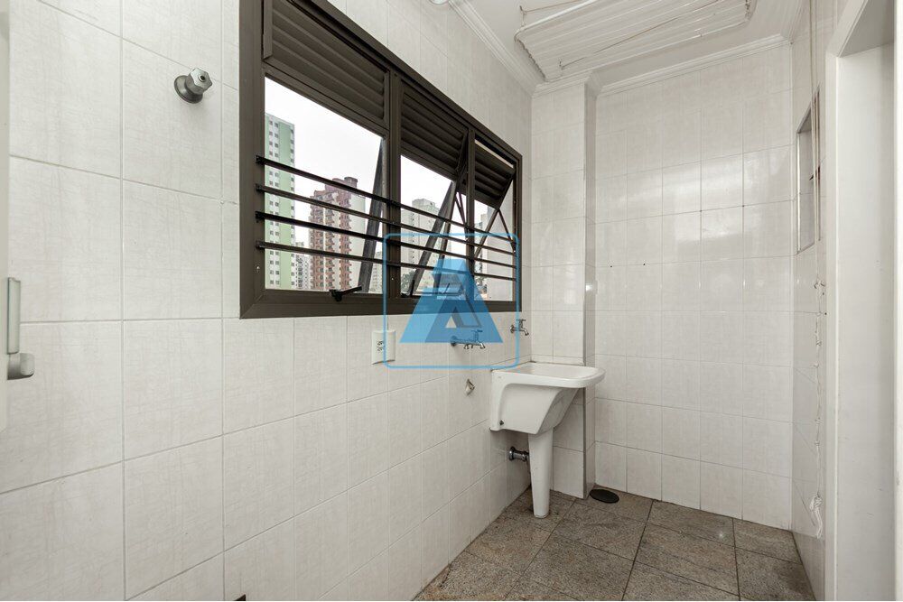 Apartamento à venda com 3 quartos, 117m² - Foto 12