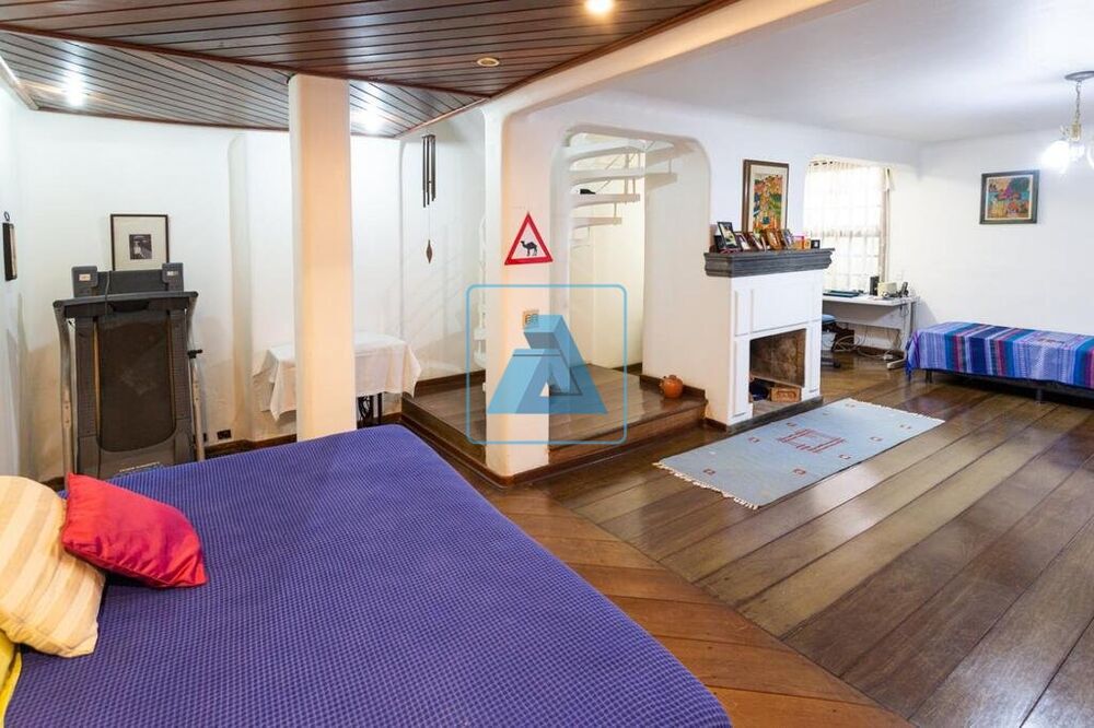 Casa, 3 quartos, 200 m² - Foto 1