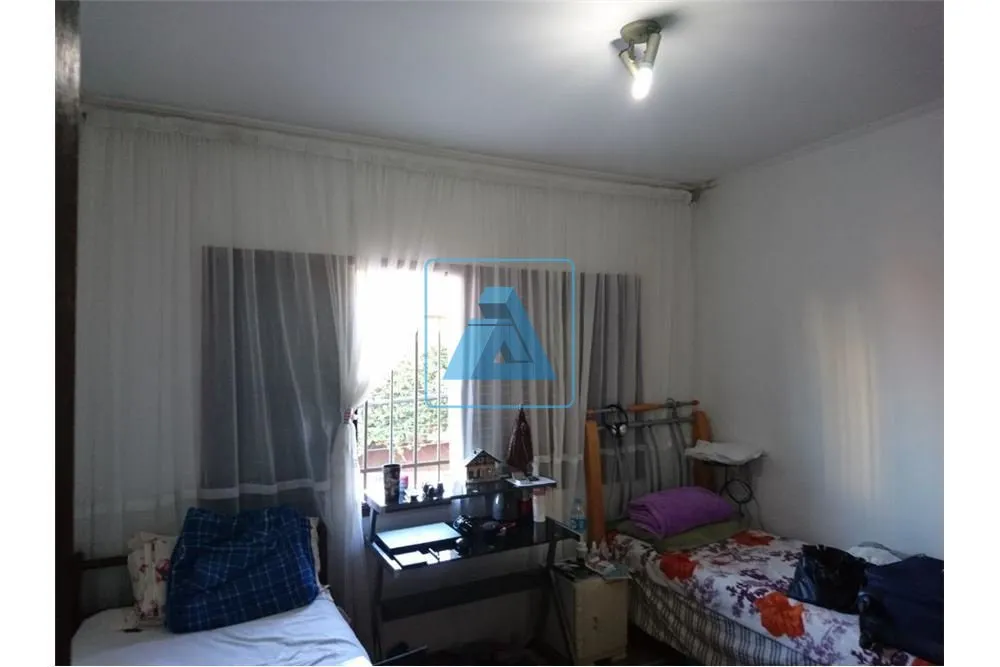Casa, 4 quartos, 200 m² - Foto 1