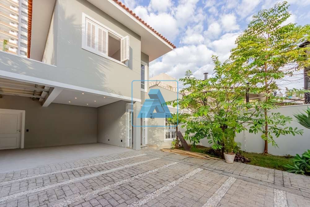 Casa, 3 quartos, 222 m² - Foto 1