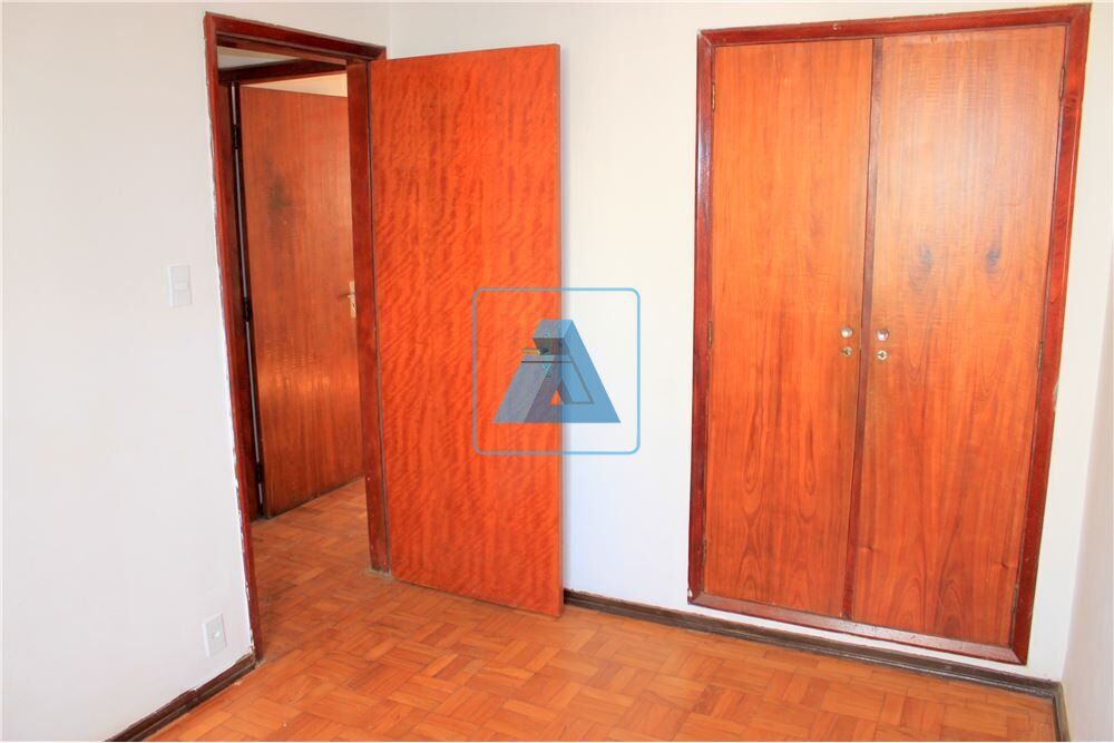 Apartamento à venda com 2 quartos, 62m² - Foto 4