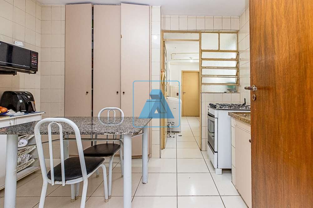 Apartamento à venda com 3 quartos, 111m² - Foto 8