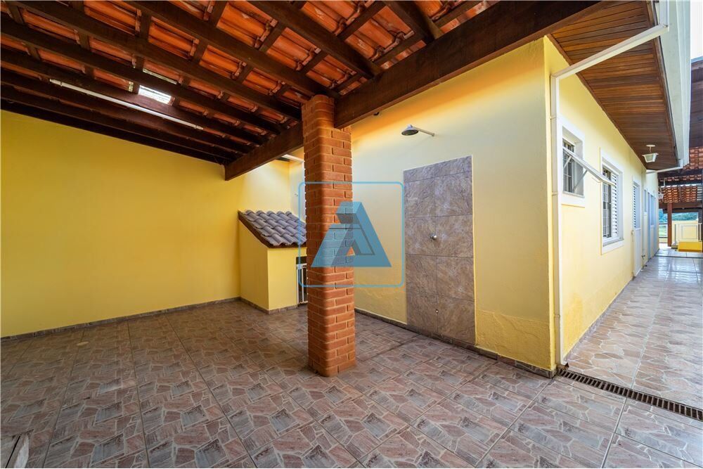 Casa à venda com 2 quartos, 164m² - Foto 2
