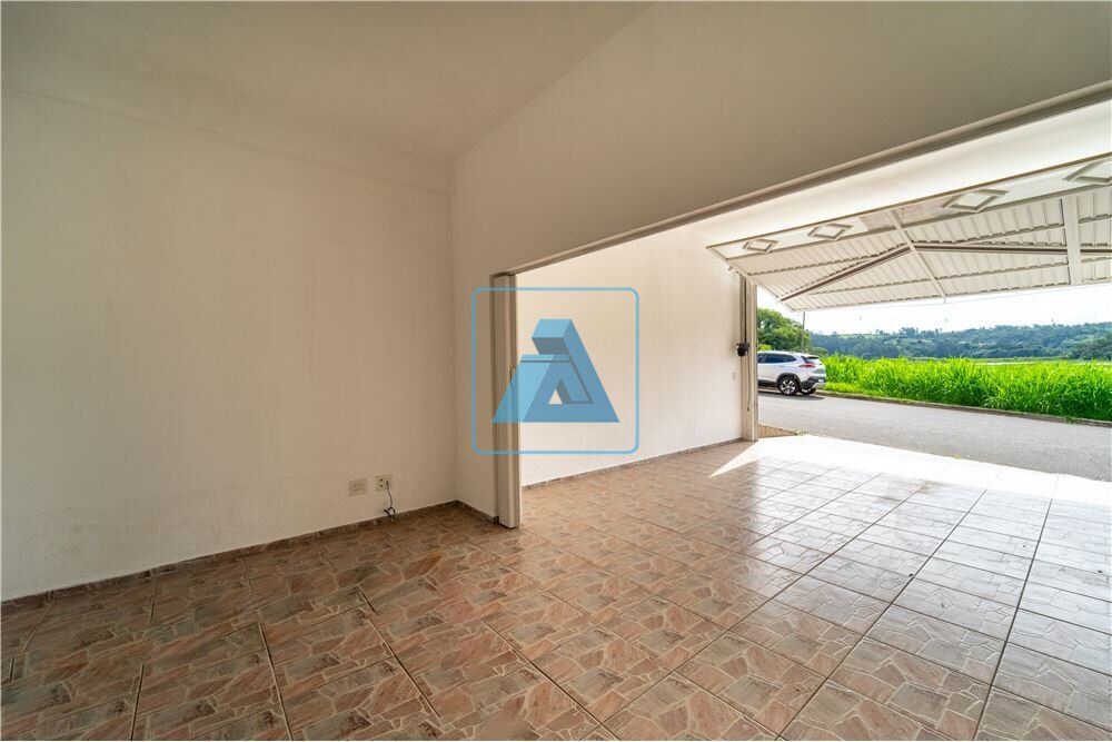 Casa à venda com 2 quartos, 164m² - Foto 1