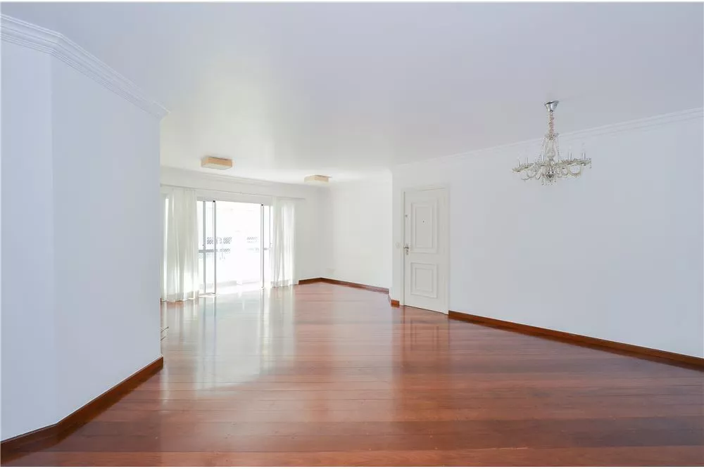 Apartamento à venda com 4 quartos, 165m² - Foto 1