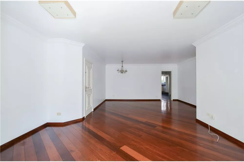 Apartamento à venda com 4 quartos, 165m² - Foto 4