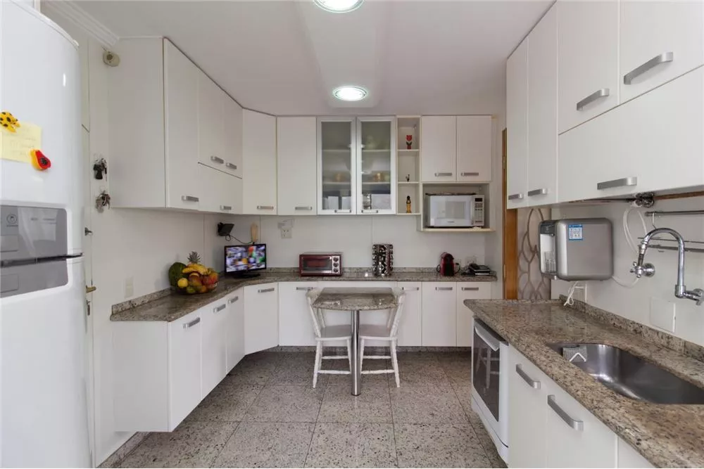 Apartamento à venda com 3 quartos, 155m² - Foto 29