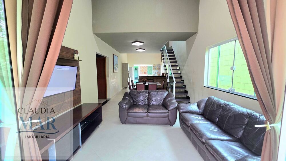 Casa à venda com 5 quartos, 300m² - Foto 1