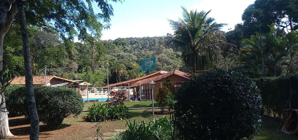 Chácara, 4 quartos, 330 m² - Foto 1