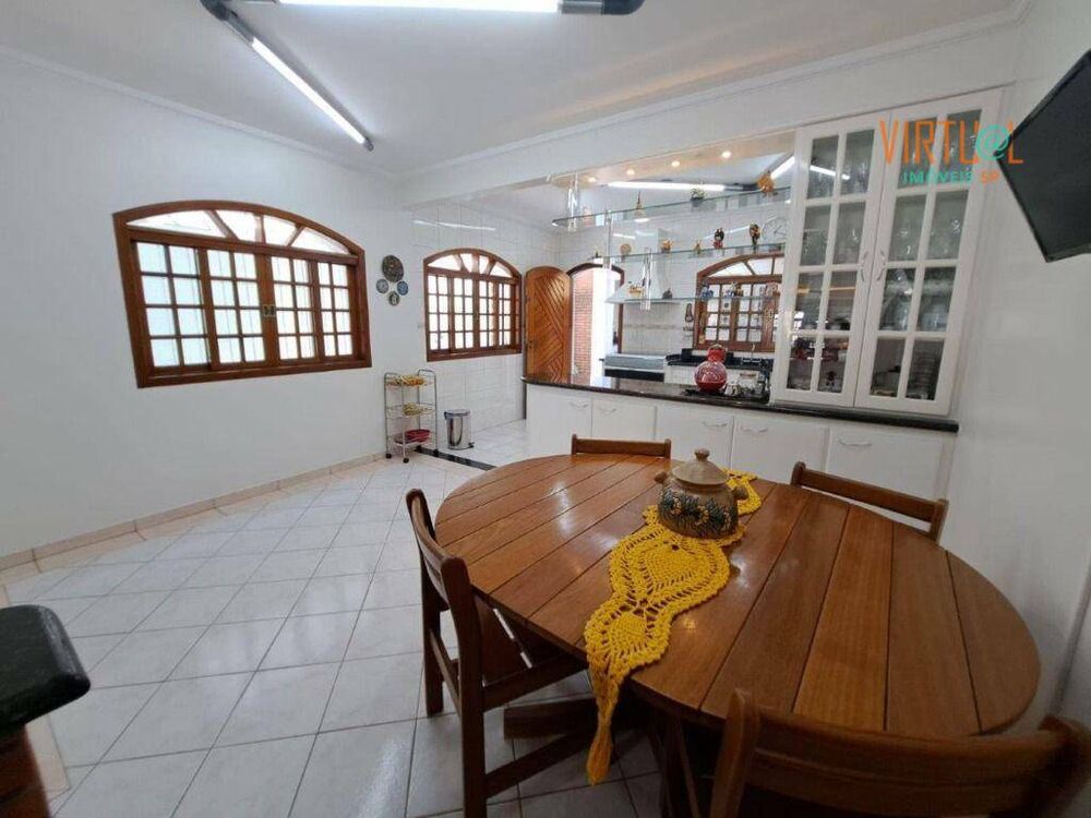 Sobrado, 3 quartos, 231 m² - Foto 4