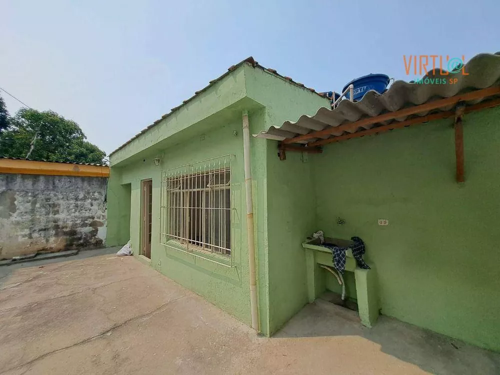 Casa à venda com 7 quartos, 85m² - Foto 1