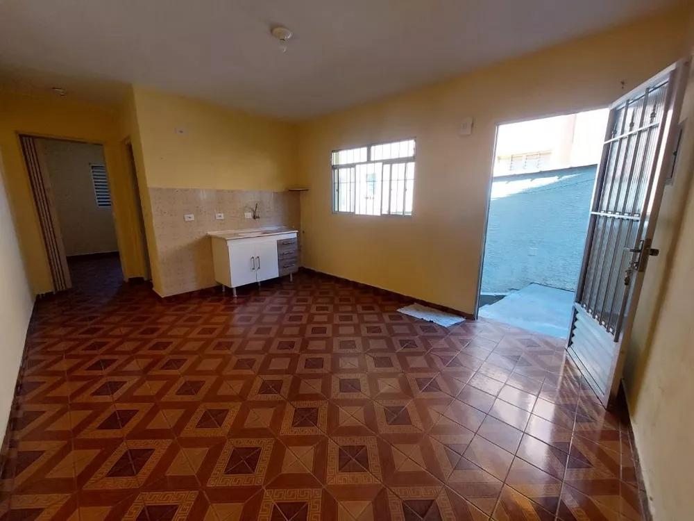 Casa à venda com 7 quartos, 85m² - Foto 2