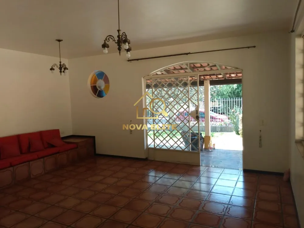 Chácara, 3 quartos, 890 m² - Foto 2