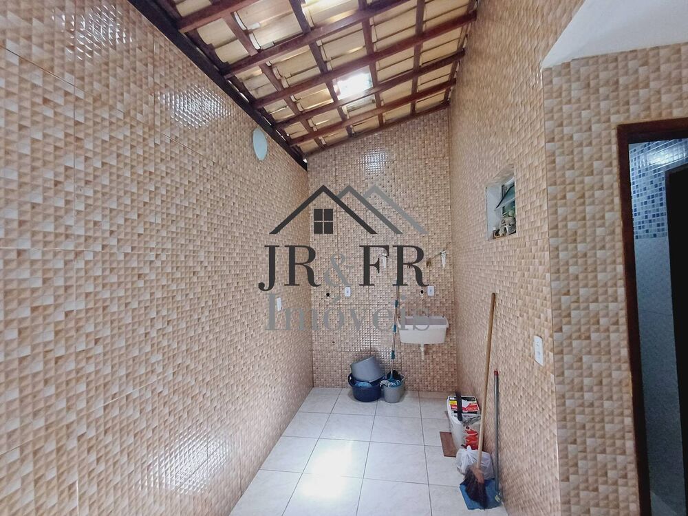 Casa à venda com 3 quartos, 95m² - Foto 1