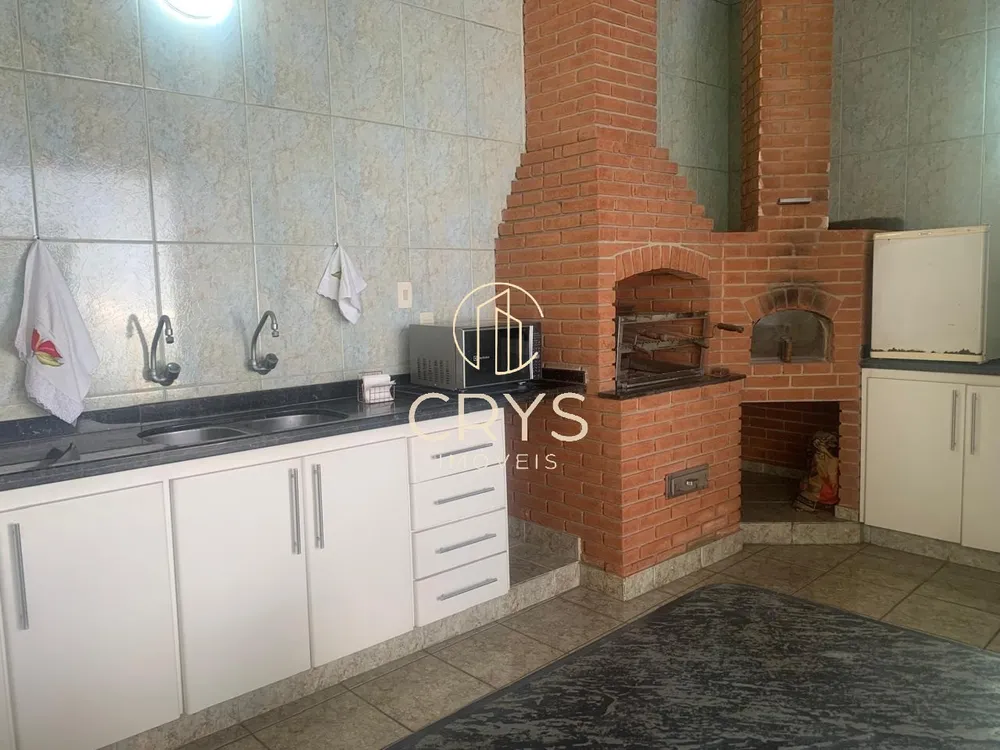 Casa, 3 quartos, 242 m² - Foto 1