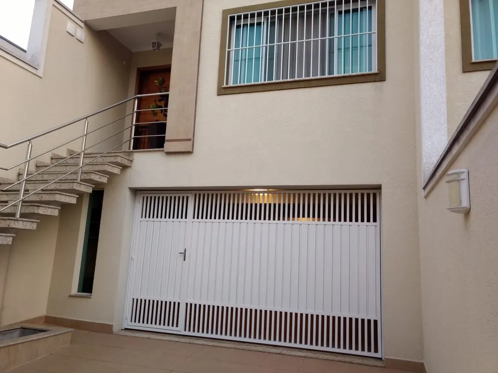 Casa, 3 quartos, 242 m² - Foto 1