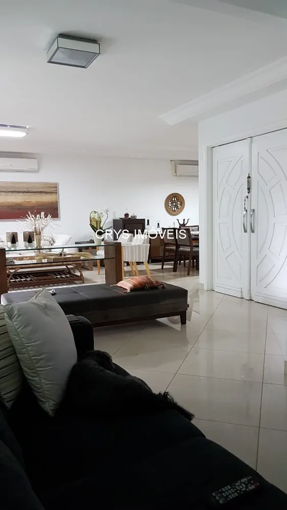 Apartamento, 3 quartos, 220 m² - Foto 1