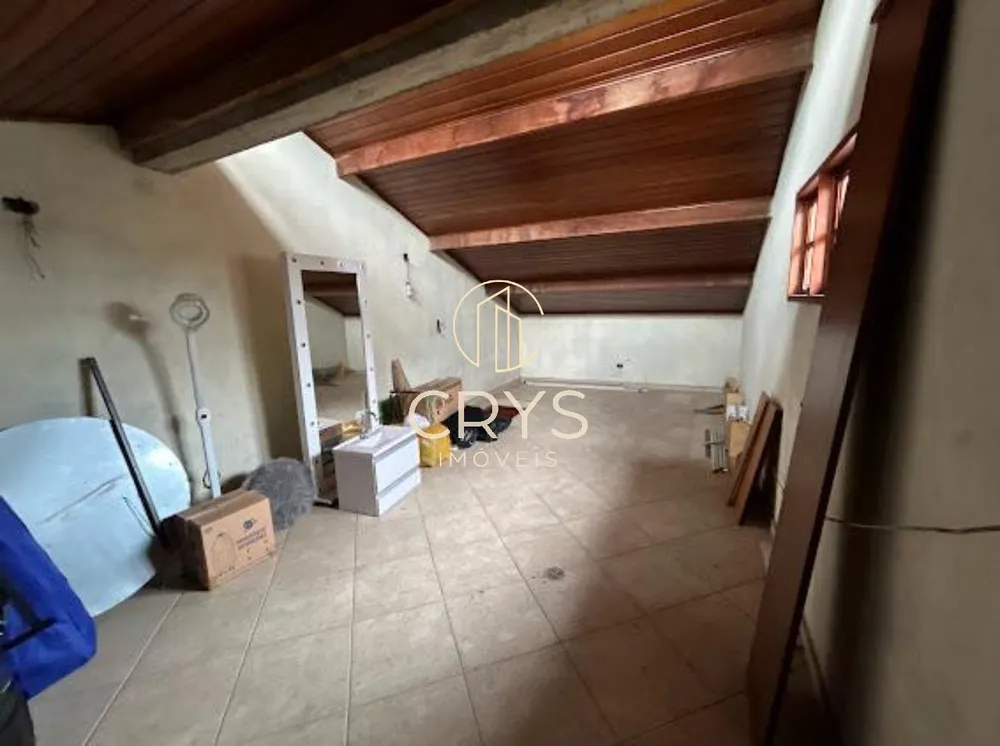 Casa, 3 quartos, 222 m² - Foto 1