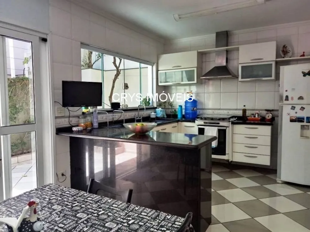 Casa, 3 quartos, 250 m² - Foto 4