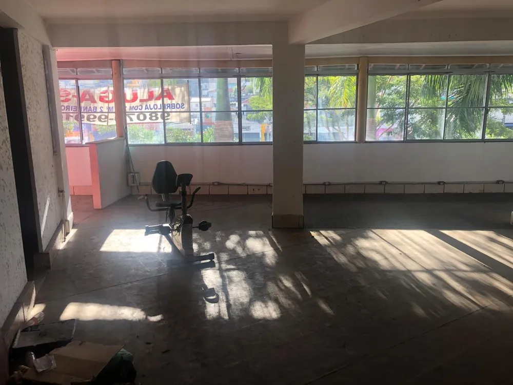 Sala-Conjunto, 210 m² - Foto 1