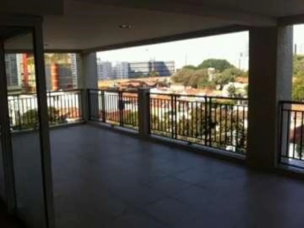 Apartamento, 3 quartos, 240 m² - Foto 1