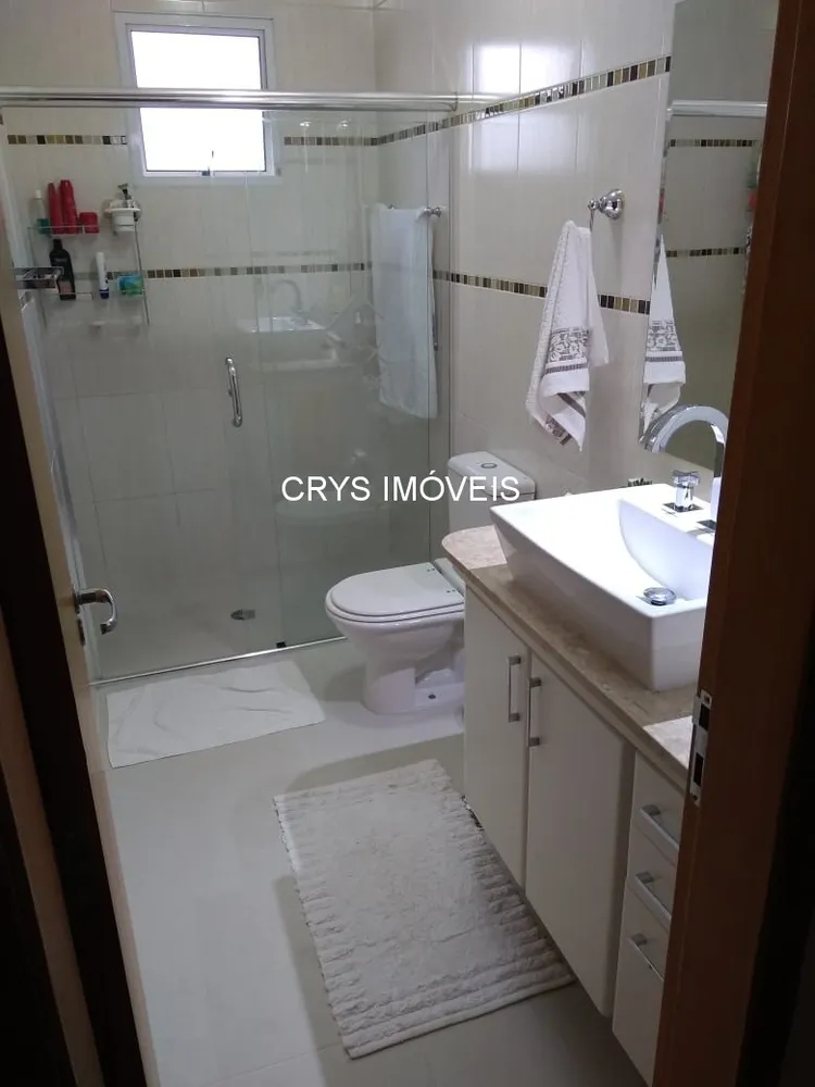 Casa, 3 quartos, 206 m² - Foto 1