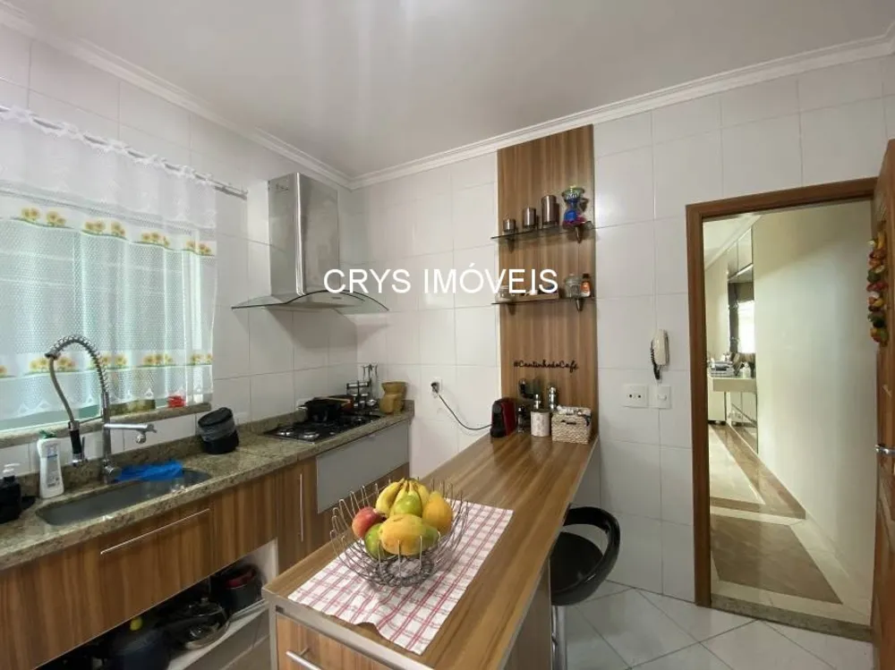Casa, 3 quartos, 220 m² - Foto 1